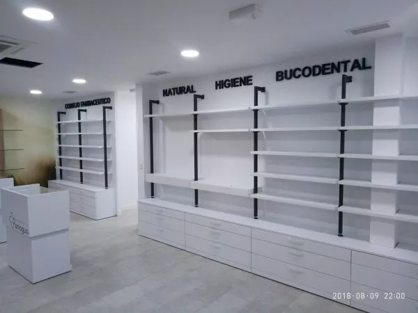 Proyecto interiorismo farmacia